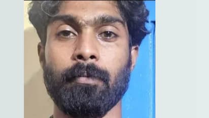 സൗപര്ണിക ലോഡ്ജിൽ വെളുപ്പിന് മദ്യപാനം, പരാതി പറഞ്ഞ മാനേജറെ ബിയർകുപ്പികൊണ്ട് തലക്കടിച്ചു; 2 പേർ പിടിയിൽ