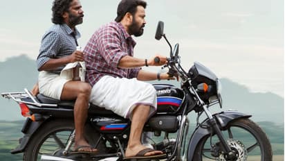 സ്‍പ്ലെൻഡറില്‍ കുതിച്ചുപാഞ്ഞ് മോഹൻലാല്‍, എമ്പുരാന്റെ ആവേശത്തില്‍ മറക്കല്ലേ തുടരും!, നിര്‍ണായക അപ്‍ഡേറ്റ്