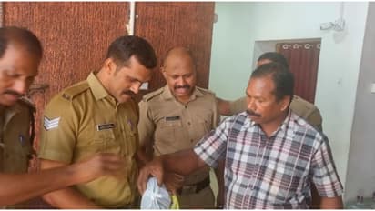 കരിമണ്ണൂർ ബിവറേജസിനടുത്തെ മുറുക്കാൻ കടയിൽ എപ്പോ നോക്കിയാലും തിരക്ക്, സംശയത്തിൽ പരിശോധന, കണ്ടത് 'വയാഗ്ര ഗുളിക'