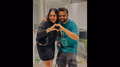 ಪೋಸ್‌ ಕೊಟ್ಟಿದ್ದು ಸಾಕು ತಂಗಿ ಜಿಂಕೆಗೆ ಒಂದು ಮದ್ವೆ ಮಾಡೋ ಮಾರಾಯ; ಧನರಾಜ್‌ ಕಾಲೆಳೆದ ನೆಟ್ಟಿಗರು