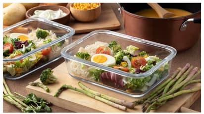 പ്ലാസ്റ്റിക് പാത്രത്തിലെ കറയും ദുർഗന്ധവും ഇല്ലാതാക്കാം; ഇത്രയേ ചെയ്യാനുള്ളൂ 