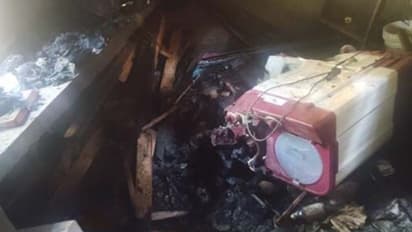 ഇൻവർട്ടർ ഓണാക്കാൻ എഴുന്നേറ്റപ്പോൾ വാഷിങ് മെഷീൻ കത്തുന്നു; കോണ്‍ഗ്രസ് നേതാവിന്‍റെ വീടിന് തീയിട്ടു, അന്വേഷണം