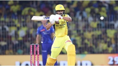 പവർ പ്ലേ ചെന്നൈയ്ക്ക് സ്വന്തം; തകർത്തടിച്ച് ഗെയ്ക്വാദ്