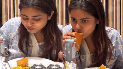 പൈജാമ ധരിച്ച് ഹോട്ടലിലേക്ക്, വ്യാജ റൂം നമ്പർ, ഭക്ഷണം കഴിച്ചപ്പോൾ ഫോൺ മറന്നു, കയ്യോടെ പിടികൂടി; വിമര്ശനം