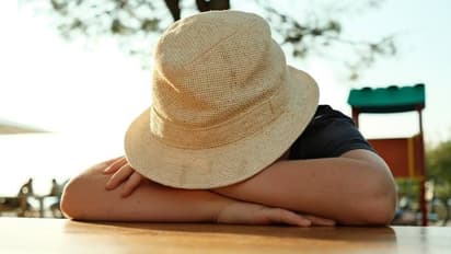 അമ്മ കാമുകനൊപ്പം താമസിക്കാൻ പോയി, 9 -വയസുകാരൻ തനിച്ച് കഴിഞ്ഞത് 2 വർഷം, ഞെട്ടിക്കുന്ന സംഭവം ഫ്രാൻസിൽ