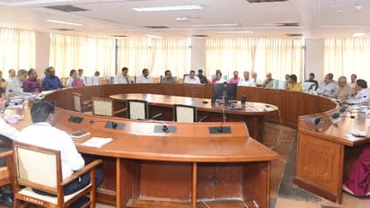 ലഹരി വിപത്തിനെ  ചെറുക്കാൻ അതിവിപുല ജനകീയ ക്യാമ്പയിനുമായി സർക്കാർ; വകുപ്പുകളെ ഏകോപിപ്പിച്ച് രൂപരേഖ തയ്യാറാക്കും