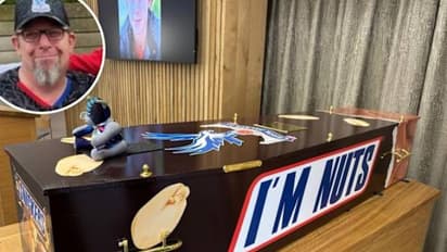 ചോക്ലേറ്റിനോട് അടങ്ങാത്ത കൊതി, വിൽപത്രത്തിൽ പ്രത്യേകപരാമർശം, ശവപ്പെട്ടി സ്നിക്കേഴ്സ് തീമിൽ