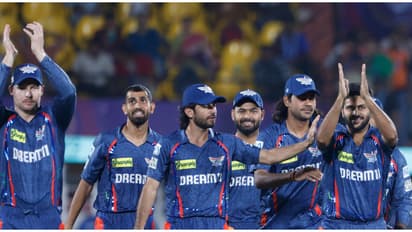 പവര് പ്ലേയിൽ ഡൽഹിയെ ലോക്ക് ചെയ്ത് ലഖ്നൗ; തുടക്കം പിഴച്ചു, 6 ഓവറിനുള്ളിൽ വീണത് 4 വിക്കറ്റുകൾ