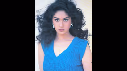 ಈ ಸ್ಟಾರ್ ನಟನ ಒತ್ತಾಯಕ್ಕೆ ಲಿಪ್‌ಲಾಕ್‌ ಮಾಡಿದ ನಟಿ ಮೀನಾಕ್ಷಿ;ಬೆವರಿ ಬೆಂಡಾಗಿಬಿಟ್ಟರಂತೆ!