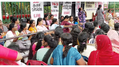 ആശാവർക്കർമാർക്ക് ആശ്വാസമാകാൻ യുഡിഎഫ്; ഭരിക്കുന്ന തദ്ദേശ സ്ഥാപനങ്ങളിൽ ഓണറേറിയം വർധിപ്പിക്കാൻ ആലോചന