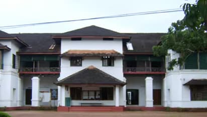 വിദ്യാർത്ഥികൾക്ക് ഛർദ്ദിയും അതിസാരവും; ആലുവ യുസി കോളേജിൻ്റെ നാല് ഹോസ്റ്റലുകളും അടയ്ക്കും