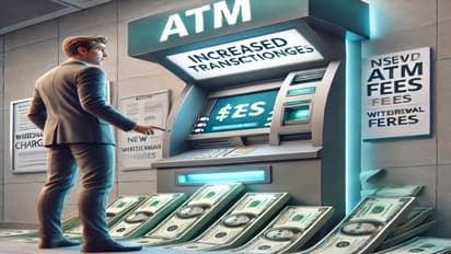 झटका! ATM से पैसे निकालने पर देना होगा ज्यादा चार्ज, जानें RBI के नए नियम