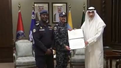 യാ ഹല റാഫിൾ നറുക്കെടുപ്പ് തട്ടിപ്പ് പുറത്ത് കൊണ്ട് വന്ന ഡെപ്യൂട്ടി ചീഫ് ഓഫ് സ്റ്റാഫിന് ആദരം