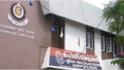 വീടിന് മുന്നിൽ പോത്തിനെ കെട്ടുന്നതിൽ തർക്കം, അയൽവാസികൾ തമ്മിലടിച്ച് ആശുപത്രിയിലായി, കേസെടുക്കുമെന്ന് പൊലീസ്