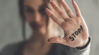 'ലിങ്ക് ചോദിക്കുന്നത് നീർത്തൂ, മനുഷ്യരാകൂ'; ന​ഗ്ന വീഡിയോ പ്രചരിച്ചതിൽ പ്രതികരണവുമായി നടി