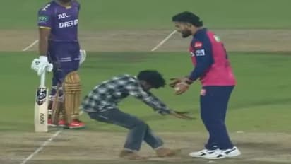 ಅಭಿಮಾನಿಗೆ ದುಡ್ಡು ಕೊಟ್ಟು ಕಾಲಿಗೆ ಬೀಳಿಸಿಕೊಂಡ್ರಾ ರಿಯಾನ್ ಪರಾಗ್? ಇಲ್ಲಿದೆ ಅಪ್‌ಡೇಟ್