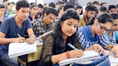 SSLC ಪರೀಕ್ಷಾ ವ್ಯವಸ್ಥೆಯಲ್ಲಿ ಬದಲಾವಣೆ, ಪಾಸಿಂಗ್ ಮಾರ್ಕ್ 33ಕ್ಕಿಳಿಸಲು ಒತ್ತಾಯ