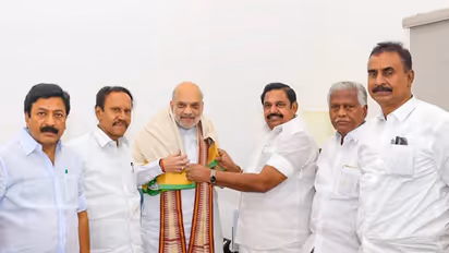 அதிமுக - பாஜக கூட்டணி! துப்பாக்கி முனையில் நடந்த கட்டாயத் திருமணம்! கார்த்தி சிதம்பரம் விமர்சனம்!