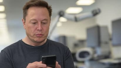 டெஸ்லாவில் அதிர்ச்சி! மஸ்க்கின் இரட்டைப் பொறுப்புகளால் நிர்வாக மாற்றமா?