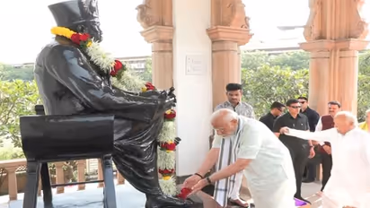 PM Modi pays floral tribute to RSS founder Keshav Baliram Hedgewar during historic Nagpur visit (WATCH)
