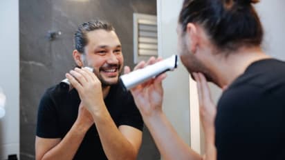 स्किन पर ग्लो, स्टाइल में निखार! पुरुषों के लिए बेहद आसान हैं ये 5 स्किनकेयर ट्रिक्स