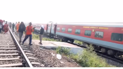 ഒഡിഷയിൽ കാമാഖ്യ എക്സ്പ്രസിന്റെ 11 ബോഗികൾ പാളം തെറ്റി; ഒരു മരണം, 25 പേർക്ക് പരിക്കേറ്റു