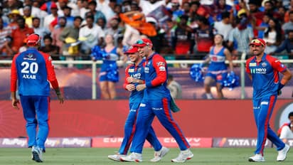 ಸ್ಟಾರ್ಕ್ ಅಬ್ಬರದ ಬೌಲಿಂಗ್! ಡೆಲ್ಲಿ ಕ್ಯಾಪಿಟಲ್ಸ್ ಎದುರು ಸನ್‌ರೈಸರ್ಸ್ ಹೈದರಾಬಾದ್ ಧೂಳೀಪಟ!