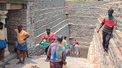 ಯುಗಾದಿ ಸಂಭ್ರಮದಲ್ಲಿ ಪುರಾತನ ಬಾವಿಗೆ ಬಂತು ಹೊಸ ಕಳೆ! ಈ ಗ್ರಾಮದ ಯುವಕರ ಪರಿಸರ ಕಾಳಜಿಗೆ ಶ್ಲಾಘನೆ