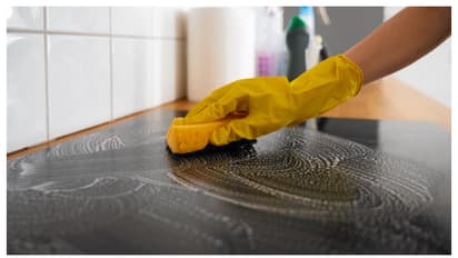 ഇനി അടുക്കള വൃത്തിയാക്കുന്നത് ബോറൻ പണിയാകില്ല; ഇതാ ചില പൊടിക്കൈകൾ