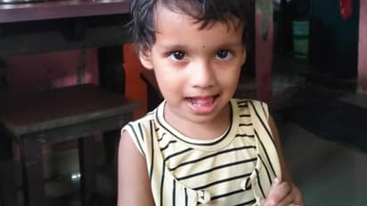 വീടിനോട് ചേർന്നുള്ള തോട്ടിൽ വീണ് രണ്ടര വയസ്സുകാരിക്ക് ദാരുണാന്ത്യം