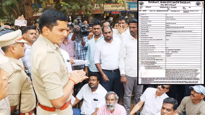 Shivamogga: ರಂಜಾನ್‌ ಪ್ರಾರ್ಥನೆ ಬೆನ್ನಲ್ಲೇ ಡಿಸಿ ಕಚೇರಿ ಎದುರಿನ ಖಾಲಿ ಜಾಗಕ್ಕೆ ಬೇಲಿ ಹಾಕಿದ ಮುಸ್ಲಿಂ ಸಮುದಾಯ!