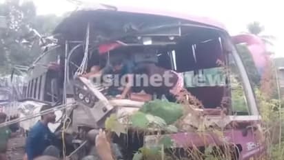 കണ്ണൂരിൽ ബസും ലോറിയും കൂട്ടിയിടിച്ച് അപകടം; ബസ് ഡ്രൈവർക്ക് ഗുരുതര പരിക്ക്, മറ്റ് 6 പേർക്കും പരിക്ക്
