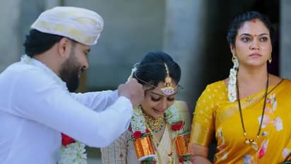 Amruthadhaare Serial: ಜಯದೇವ್‌ನನ್ನು ಬಿಡದೆ ಬೆನ್ನು ಹತ್ತಿದ ಕರ್ಮ; ತಲೆ ಉಪಯೋಗಿಸಿದ ಮಲ್ಲಿ! 