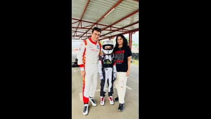 10 வயசுதான் ஆகுது; அதற்குள் ரேஸ் கார் ஓட்ட கற்றுக் கொண்ட அஜித் மகன் ஆத்விக்!