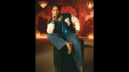 ಗಂಡ್ಮಕ್ಳು ಜಾಕೆಟ್‌ನಲ್ಲಿ ಪೋಸ್‌ ಕೊಟ್ಟ ಚೈತ್ರಾ ಆಚಾರ್; ಇದರ ಸಿಂಪಲ್ ಜಾಕೆಟ್‌ ಬೆಲೆ ಕೇಳಿ ಶಾಕ್ ಆಗ್ಬೇಡಿ! 