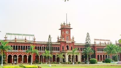 2025-ல் எந்த அரசுப் பல்கலையில் சேரலாம்? தமிழ்நாட்டில் உள்ள அரசு பல்கலைக்கழங்களின் லிஸ்ட் இதோ!!