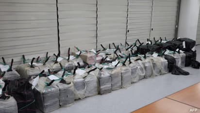 കപ്പൽ നിറയെ കൊക്കെയ്ൻ, തൂക്കം 2000 കിലോ; മാര്ക്കറ്റ് വില 600 കോടിയോളം, എക്കാലത്തെയും വലിയ വേട്ടയുമായി കൊറിയ