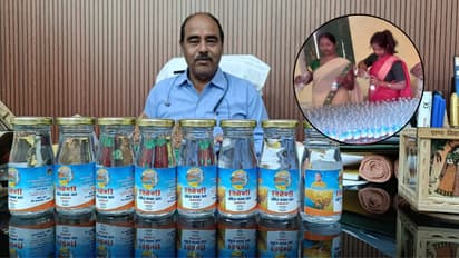 ডুব দেওয়ার দরকার নেই, বাড়িতে বসেই বিদেশিরা পাবেন কুম্ভের গঙ্গাজল! বিক্রি হচ্ছে দেদার!