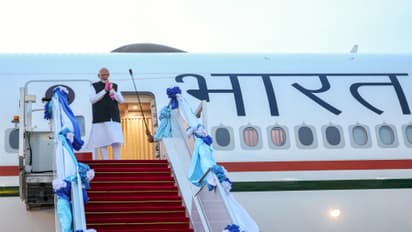 ব্যাংককের পর শ্রীলঙ্কায় নরেন্দ্র মোদী, ৫ মন্ত্রী নিয়ে বিমানবন্দরে রাজকীয় অভ্যর্থনা