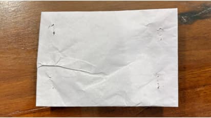 കോഴിക്കോട് സ്വദേശി ശ്രീലാലിൽ നിന്ന് കാര്യവട്ടം ക്യാമ്പസിലെ വിദ്യാർത്ഥിക്ക് പാഴ്സൽ; തുറന്നപ്പോൾ കണ്ടത് കഞ്ചാവ്