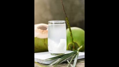 ಎಳನೀರು ಕುಡಿಯೋದು ಆರೋಗ್ಯಕ್ಕೆ ಒಳ್ಳೆಯದು,  ಅತಿಯಾದ್ರೆ ಏನಾಗುತ್ತೆ ಗೊತ್ತಾ? ಹುಷಾರ್ ಕಣ್ರಪ್ಪ!