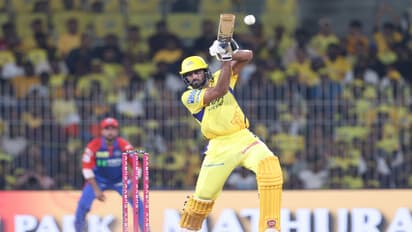 தோனி இருந்தும் ஜெயிக்க முடியவில்லை - 25 ரன்களில் சிஎஸ்கே தோல்வி; 15 ஆண்டுகளுக்கு பிறகு DC வெற்றி!