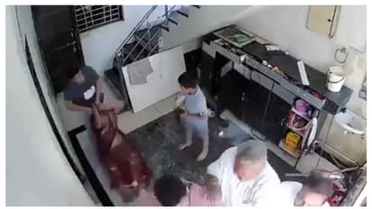 അമ്മയെ വൃദ്ധസദനത്തിലാക്കണം;  ഭാര്യയുടെ ആവശ്യം എതിര്‍ത്തപ്പോള്‍ മര്‍ദനം, കൊല്ലുമെന്ന് ഭീഷണി, വീഡിയോ വൈറൽ