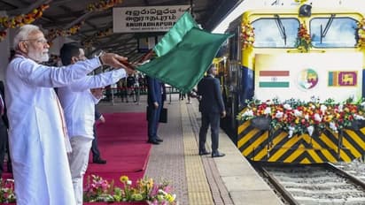 শ্রীলঙ্কায় একগুচ্ছ নতুন প্রকল্পের উদ্বোধন মোদীর, রেল প্রকল্প উদ্বোধন ও মন্দিরে দর্শন