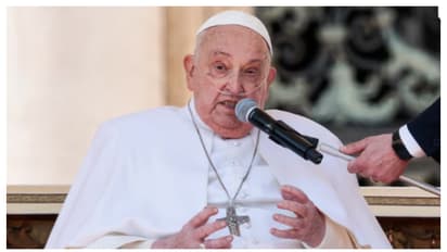 Pope Francis: போர் இல்லா உலகத்தை விரும்பிய சமாதான புறா! யார் இந்த போப் பிரான்சிஸ்? அடுத்த போப் யார்?