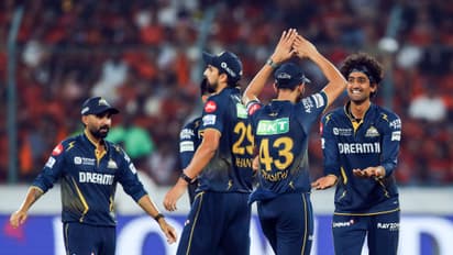 രാജസ്ഥാന് റോയല്സിന് നാല് വിക്കറ്റ് നഷ്ടം, തകര്ച്ച! സഞ്ജു ക്രീസില്; ഗുജറാത്ത് ഡ്രൈവിംഗ് സീറ്റില്