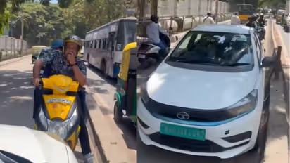 ಬೆಂಗಳೂರು: ಜೆಸಿ ರಸ್ತೆಯಲ್ಲಿ ರಾಂಗ್ ರೂಟ್‌ನಲ್ಲಿ ಬಂದ ಅಂಕಲ್, ಜಪ್ಪಯ್ಯ ಅಂದ್ರೂ ಜರುಗಲಿಲ್ಲ!