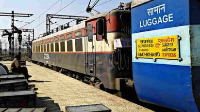 இந்த ரயிலில் பயணித்தால் 3 வேளையும் சுடச்சுட உணவு இலவசம்! ஒரு பைசா கூட கொடுக்க வேண்டாம்!