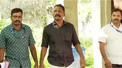 അഴിമതിക്കേസിൽ അറസ്റ്റിലായി; ഫോറസ്റ്റ് റെയ്ഞ്ച് ഓഫീസർ സുധീഷ് കുമാറിന് സസ്പെൻഷൻ, നടപടി വിരമിക്കാനിരിക്കെ