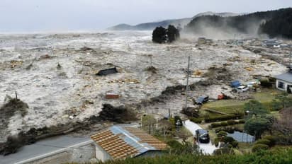Japan warns of MEGAQUAKE that could kill 300,000 people; experts predict huge tsunami waves